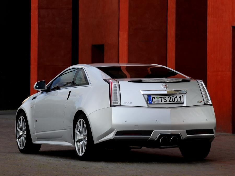  Cadillac CTS-V Coupe 2010 года  (EU) (фото 18 из 20)